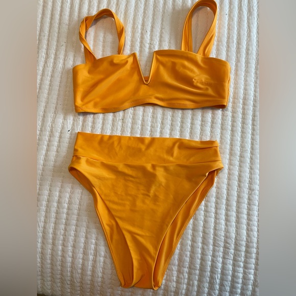 AERIE V WIRE TOP AND HIGH WASTED BOTTOMS - Picture 2 of 3